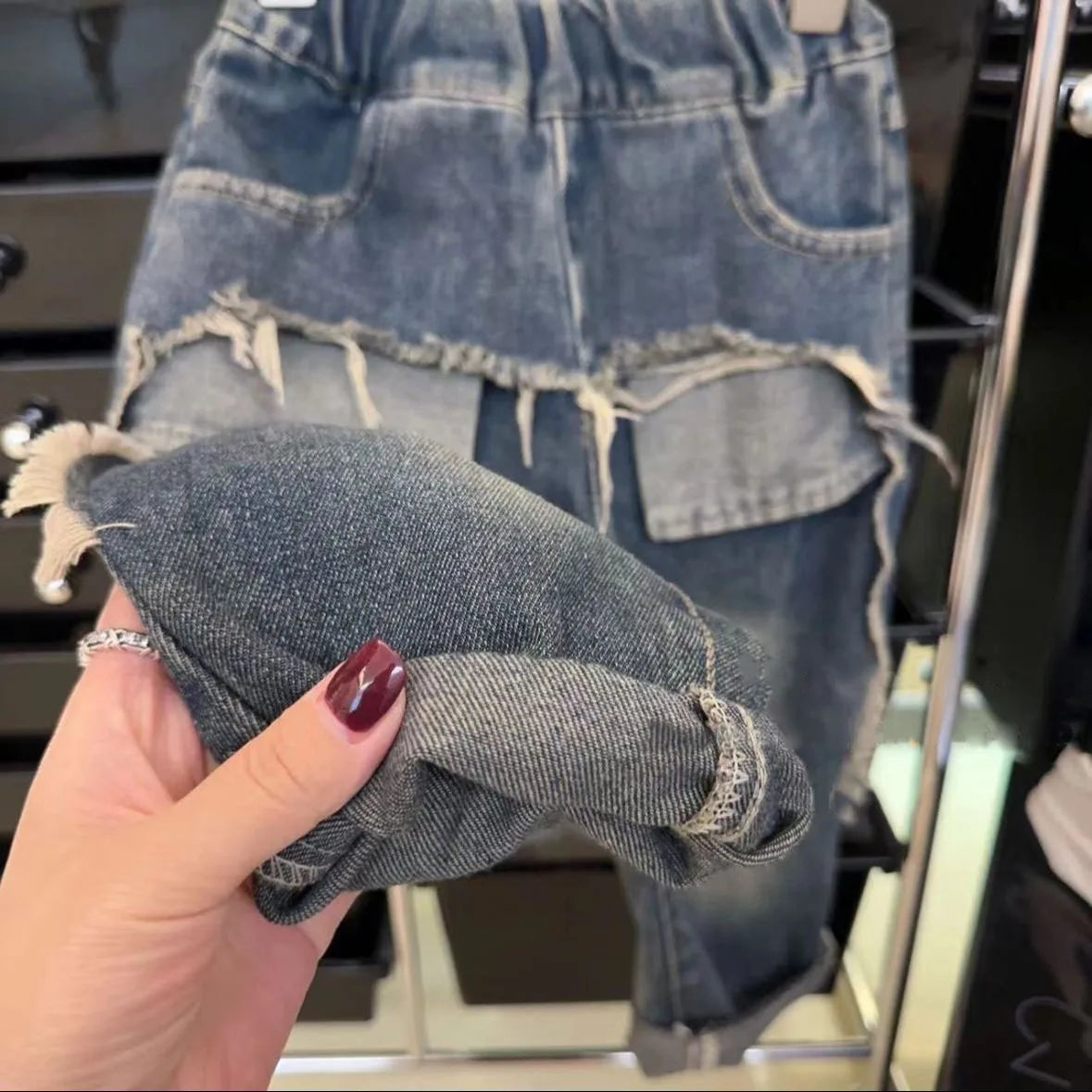 Loose Fit Ripped Jean