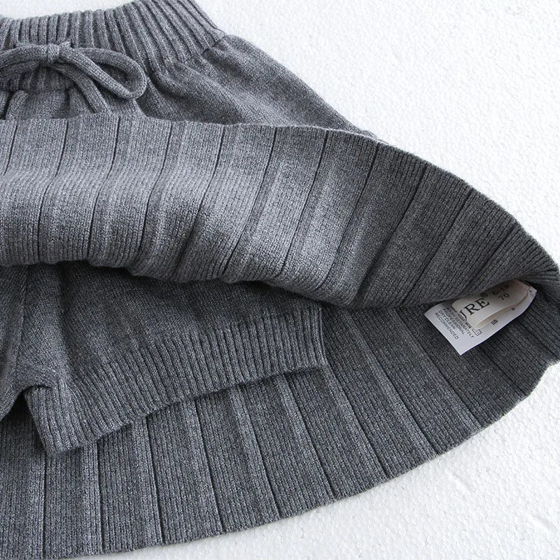 Pleated Knit Skirt